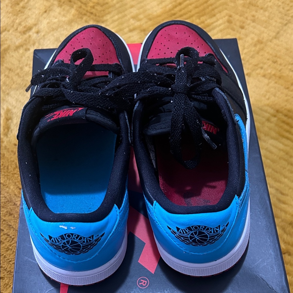 Air Jordan 1’s retro low OG Women’s Sneakers Black Red powdered blue Pre-loved - Picture 6 of 7